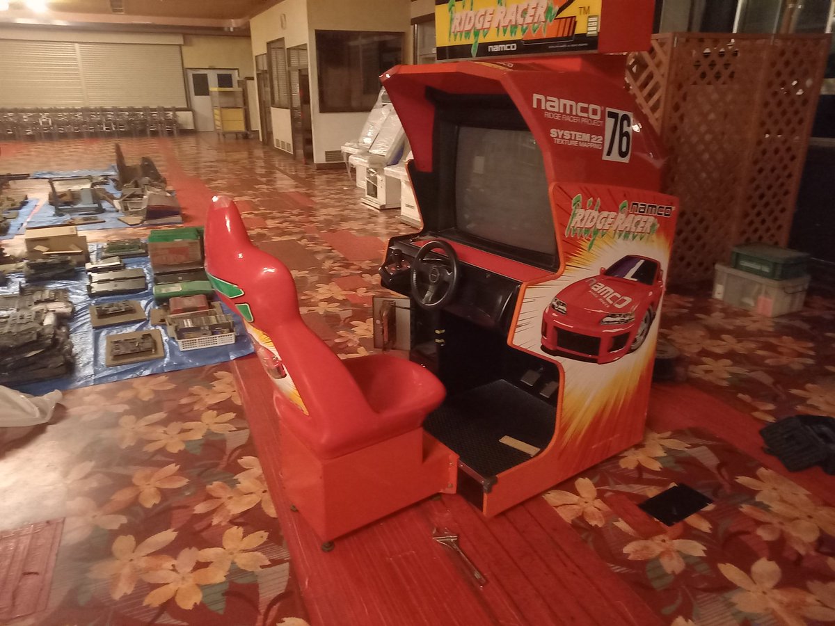 保管場所では、徐々に筐体や基板が増えてきています。

今は平日働いている関係で週末しか動けていませんが、仕事と店舗跡の片付けが落ち着いたら本格的にメンテナンスに取りかかれます。

また長い活動になりますが、少しずつ状況をお知らせしていきたいと思います。