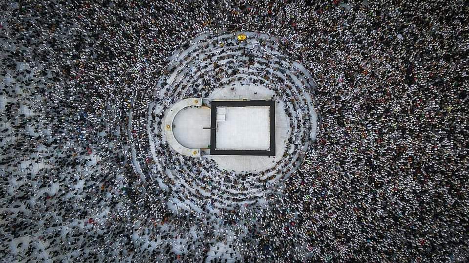 Birds eye view of the Ka'bah.