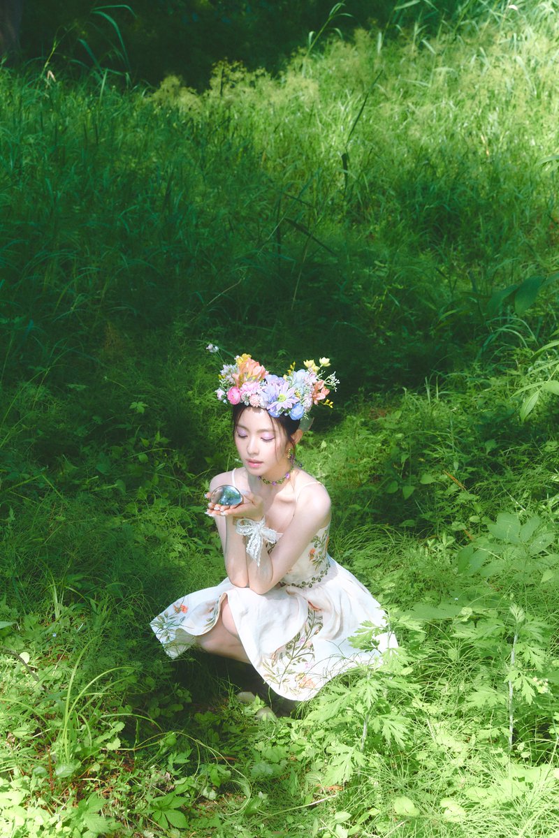 RVsmtown's tweet image. Red Velvet 'Cosmic' MV Teaser image - IRENE

💫 2024.06.24 6PM KST

💿 Pre-Save &amp;amp; Add &amp;amp; Order
RedVelvet.lnk.to/Cosmic

#레드벨벳 #RedVelvet
#아이린 #IRENE
#코스믹 #Cosmic
#RedVelvet_Cosmic