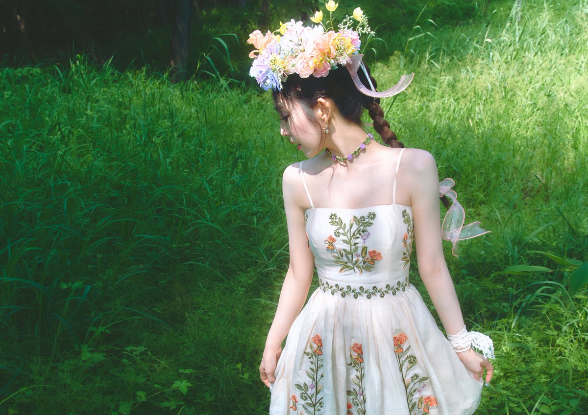 RVsmtown's tweet image. Red Velvet 'Cosmic' MV Teaser image - IRENE

💫 2024.06.24 6PM KST

💿 Pre-Save &amp;amp; Add &amp;amp; Order
RedVelvet.lnk.to/Cosmic

#레드벨벳 #RedVelvet
#아이린 #IRENE
#코스믹 #Cosmic
#RedVelvet_Cosmic