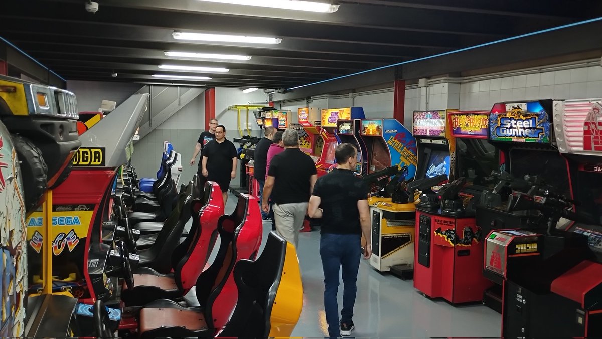 NerkinPixel's tweet photo. #ArcadePlanet (Sevilla) https://t.co/1bMa5khxSs