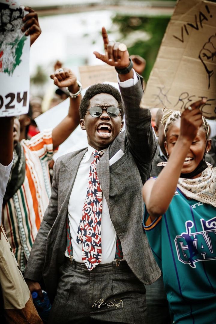 They will not believe William Ruto akienda hom mapema Sana 2027  

Hakuna Gen Z member ata scroll without liking this pic 💪 

You can also bookmark