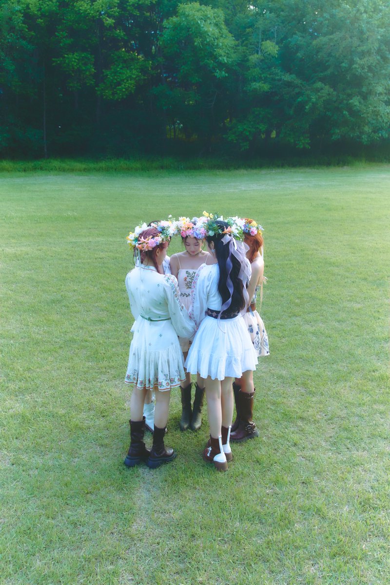 RVsmtown's tweet image. Red Velvet 'Cosmic' MV Teaser image - Red Velvet

💫 2024.06.24 6PM KST

💿 Pre-Save &amp;amp; Add &amp;amp; Order
RedVelvet.lnk.to/Cosmic

#레드벨벳 #RedVelvet
#코스믹 #Cosmic
#RedVelvet_Cosmic