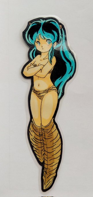 絵柄の変遷ネタはブツが無いので……と思ってたらひょんな事で友人からこんなブツが……w
←40年前描いたラムちゃん
→近年描いてイイネもらえたラムちゃん
ラミネート加工とか懐かし過ぎて痛テテってなるけど、そんな事するだけでわくわく出来た頃ですね😅
着彩はマービーマーカーの水溶きだと思う。 