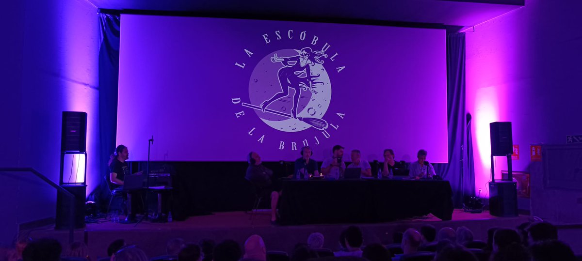 ¡Gracias a todos los escobuleros y escobuleras que nos acompañasteis ayer en el programa final de temporada en el <a href="/palacioprensa/">Palacio de la Prensa</a>! En unas semanas podréis escuchar el podcast 😊

Recordad: Este verano habrá programas nuevos de verano en Julio y Agosto. ¡No cerramos por vacaciones!