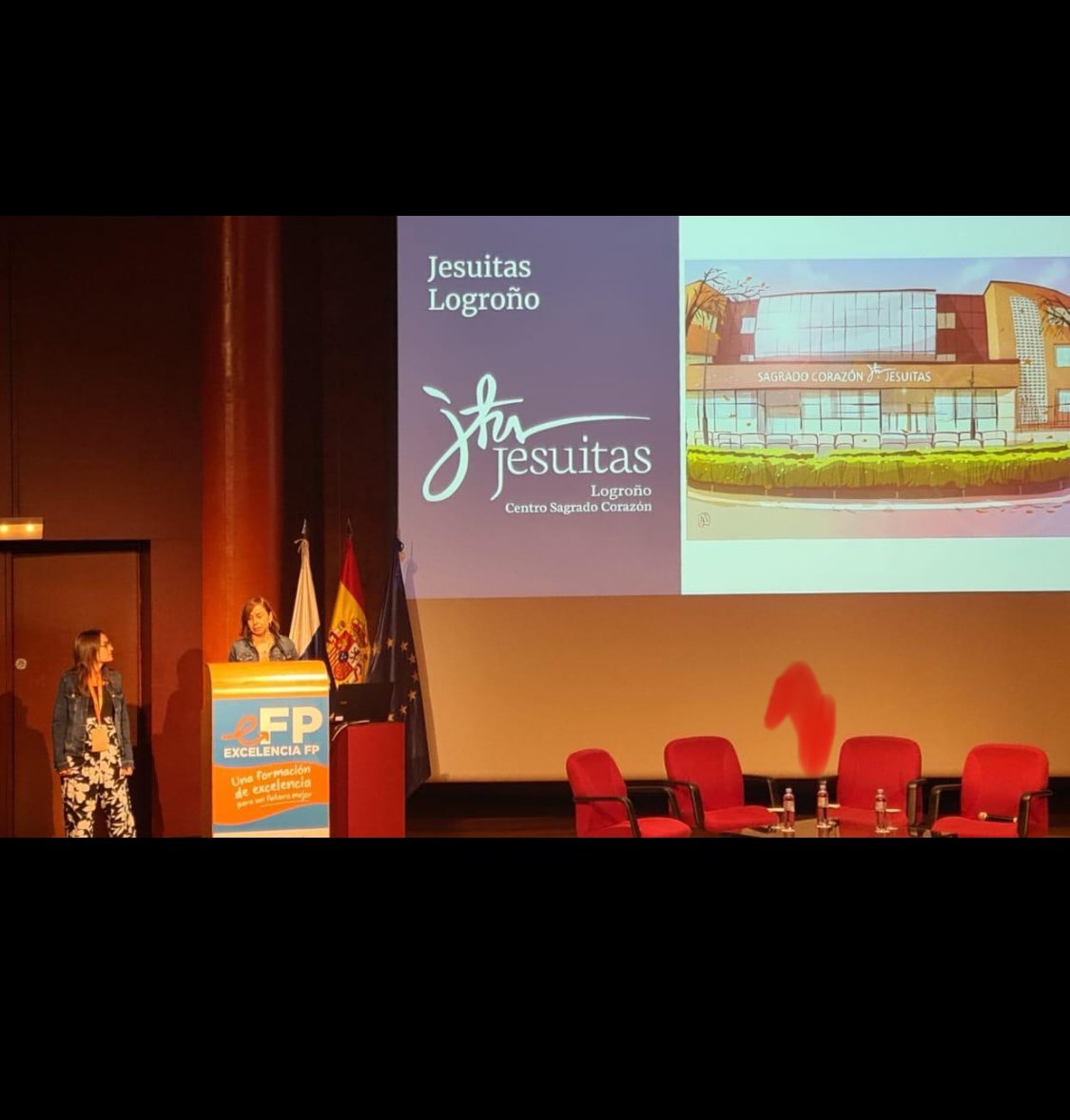 Profesoras depto. #informática han participado este fin de semana en las I Jornadas Autonómicas de la Red de Excelencia de #FP celebradas en Gran Canarias.
Han expuesto los resultados de la participación en el proyecto Smart Buildings coordinado por <a href="/ieselrincon/">IES El Rincón</a> 
#talentoLaRioja