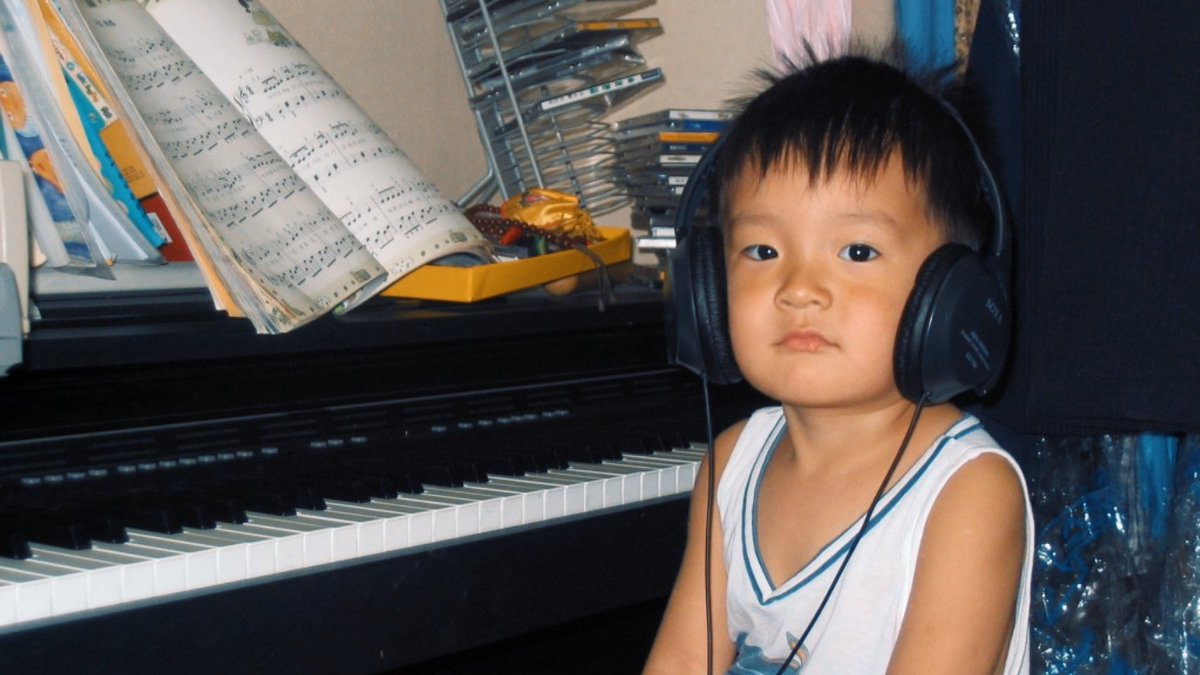 wshseung's tweet image. heeseung with piano 🥺🫳🏻