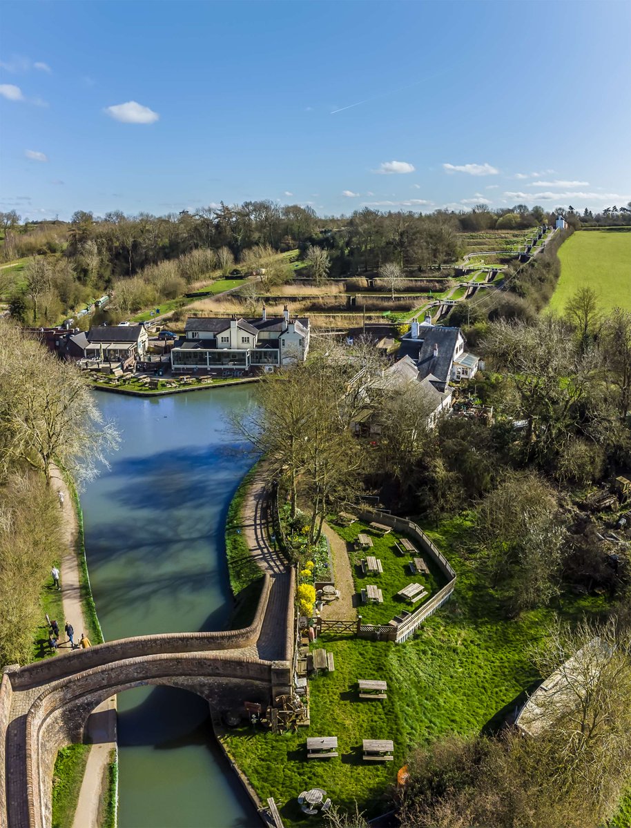 🌞Get outside and explore the beautiful #Harborough District this warm weekend

🚶‍♀️Find walking routes &amp; groups: ow.ly/ujfk50Sn9th

😎Download free #Harborough heritage trails &amp; #Kibworth trails: ow.ly/s3Ur50Sn9tf

💚Accessible exercise options: ow.ly/EBjb50Sn9ti