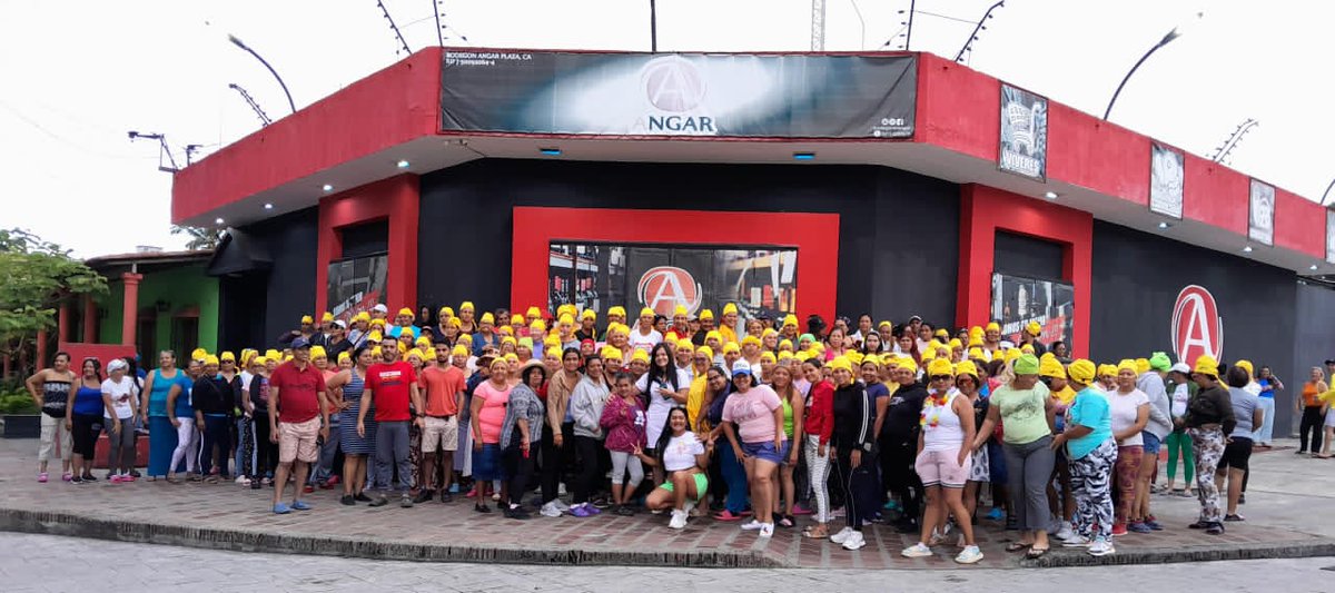 YaracuyCnae's tweet photo. ¡Merecido Full Day!

Alcalde del Mcpio. Peña, @JuanParadaYari brinda a nuestras Cocineras y Cocineros de la Patria un día completo en el Parque Nacional Morrocoy, en reconocimiento al arduo esfuerzo ejercido día a día en la elaboración de alimentos escolares.

#DeLaManoConMaduro https://t.co/y6uv9eP37u