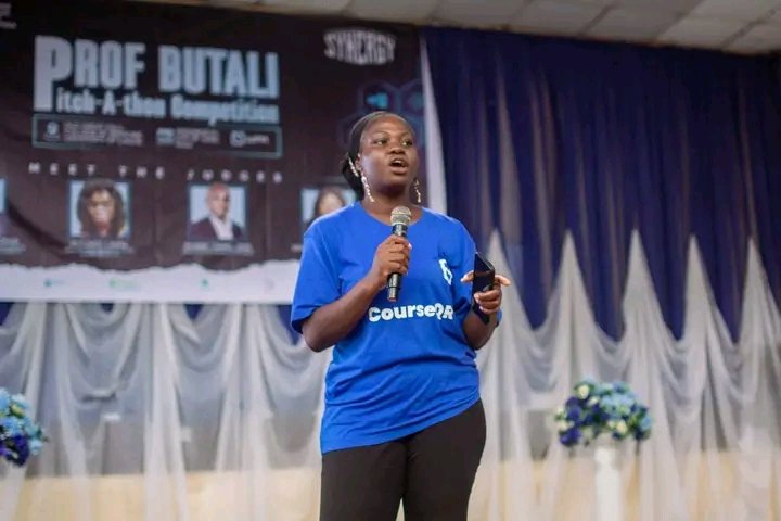 Fashorantilanre's tweet image. My team and I showcased CourseQR at a PitchAthon event at the College of Medicine, University of Lagos.

#CourseQR is your go-to platform for accessing departmental resources such as documents, videos, images, quizzes, and more.

Below are Highlights of our showcase in pictures.