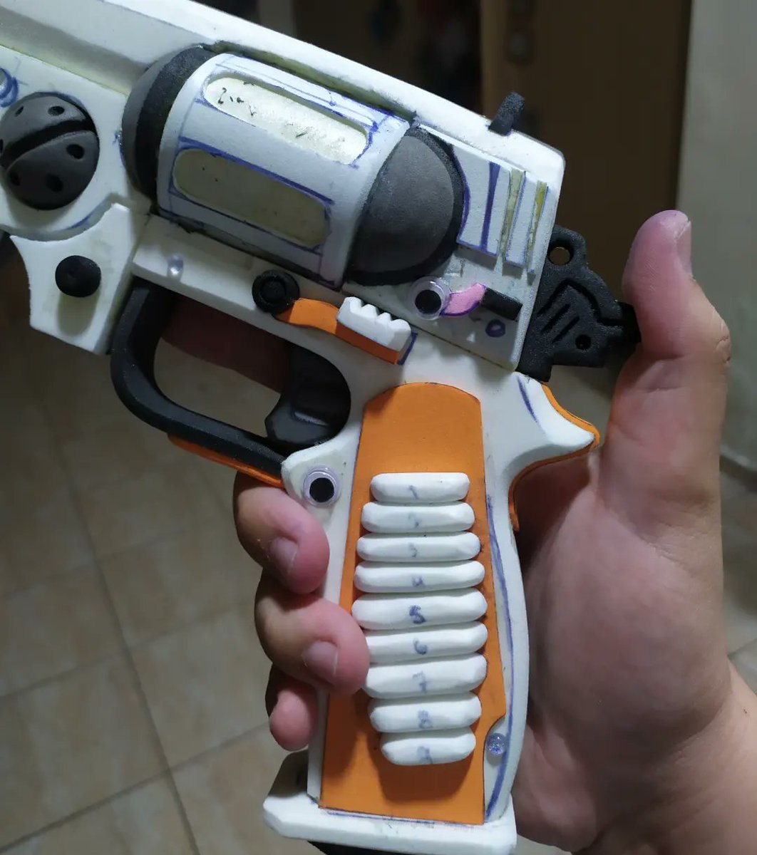 sgtgasmask's tweet photo. It's been...QUITE a bit of time since I made some thing,but here it is. The Fallout 1/Fallout TV series classic 10mm pistol,used by Maximus and the brotherhood of steel.
#cosplay #cosplayprogress #falloutcosplay #falloutcosplayer #prop #propmaking #foamprop #falloutamazon https://t.co/RvMDjv9lZL