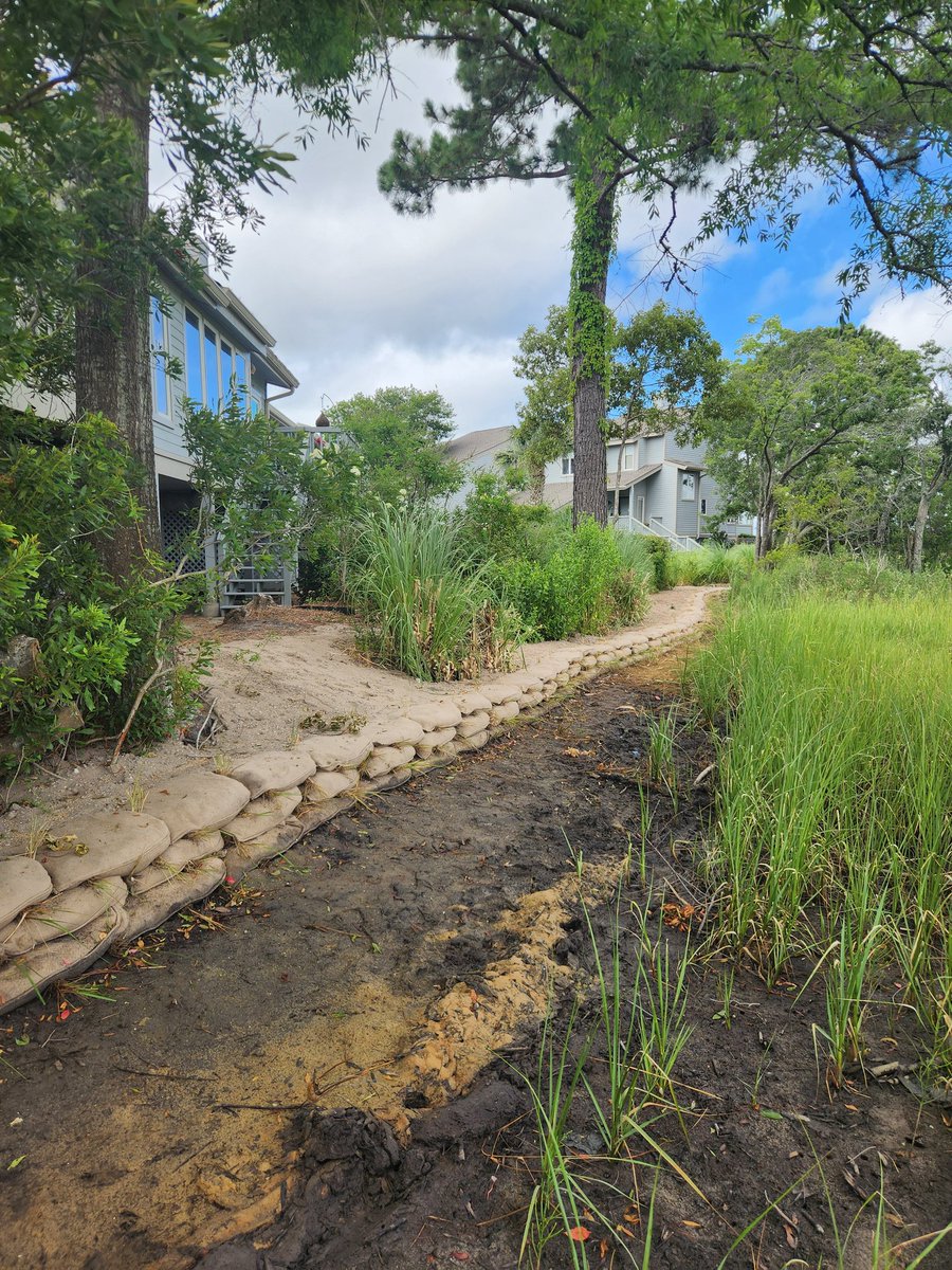 CMSCAPING's tweet image. Erosion project we finished up recently using vegetative bags from Envirolok.