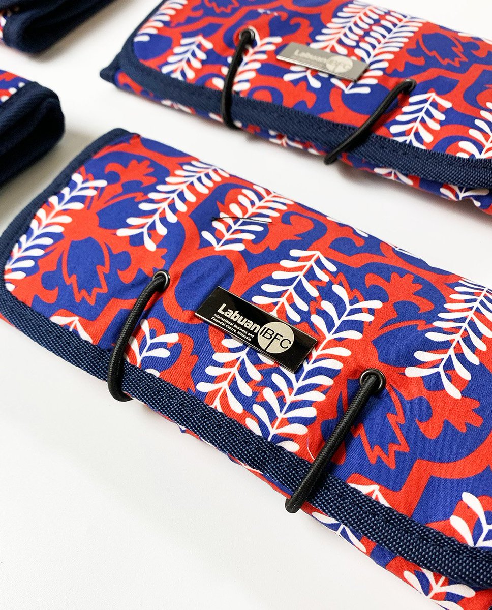 Labuan IBFC Collaboration ✨😍

We're thrilled to unveil our stylish batik roll-up pouch and card holder wallet, each adorned with the iconic Labuan IBFC logo. #sustainability #batik #batikboutique