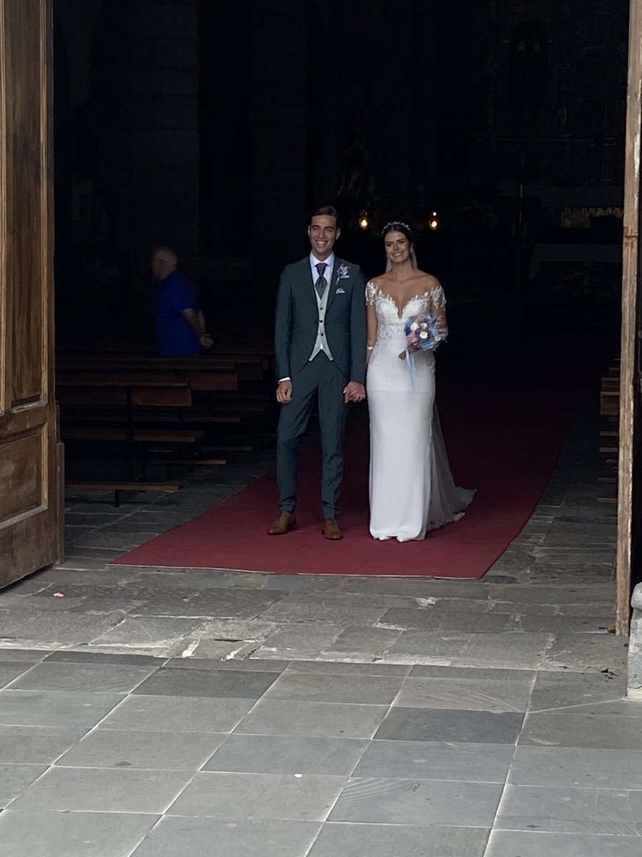 yeremivaleron3's tweet photo. Viva los novios 💒💍🌹 https://t.co/vzZTR8dfoc