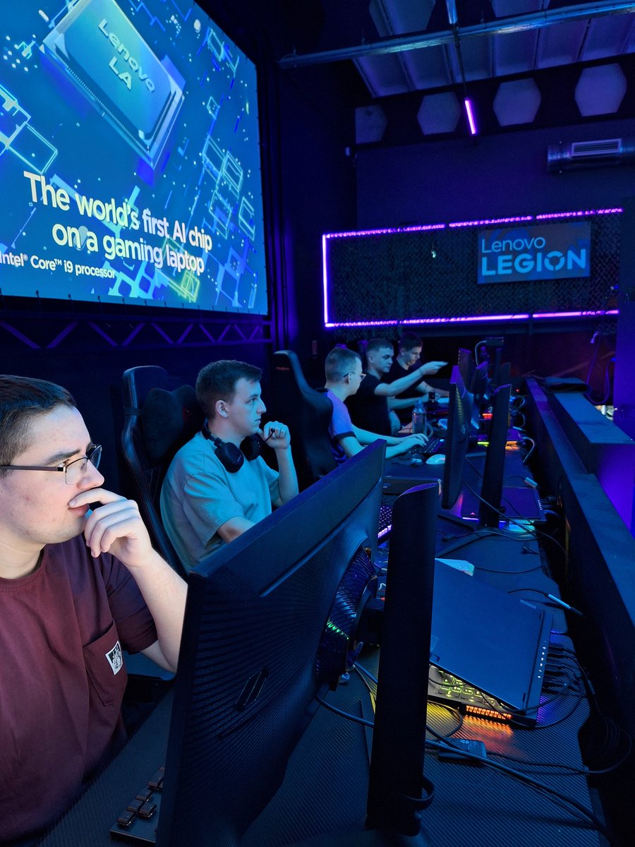 We are already setting up for our first game at the Lenovo Legion R6 Lan! 🔫

First game vs Najk Csalad starting soon! ⏰️⏰️

You can watch the match here: m.twitch.tv/th3rxckstar
m.twitch.tv/gamerlandtv
m.twitch.tv/danna

#r6s #lan