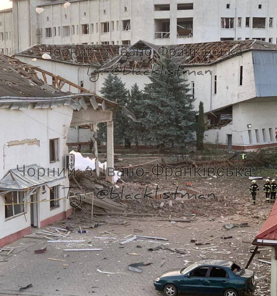 для всіх, хто може допомогти мешканцям франківська, чиї домівки постраждали від російського удару сьогодні 

💳 БО «Благодійний фонд «Моє місто Івано-Франківськ»

Код одержувача 44028580
АТ КБ «Приватбанк»
UA 703052990000026001035503820 (UAN)