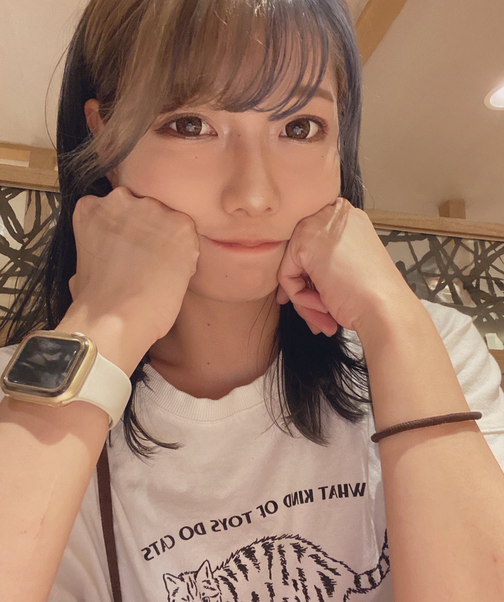 ☺︎なつ☺︎ 青髪好評で嬉しいなぁ♡ みんなありがとう✨ お仕事終わったらまた青髪