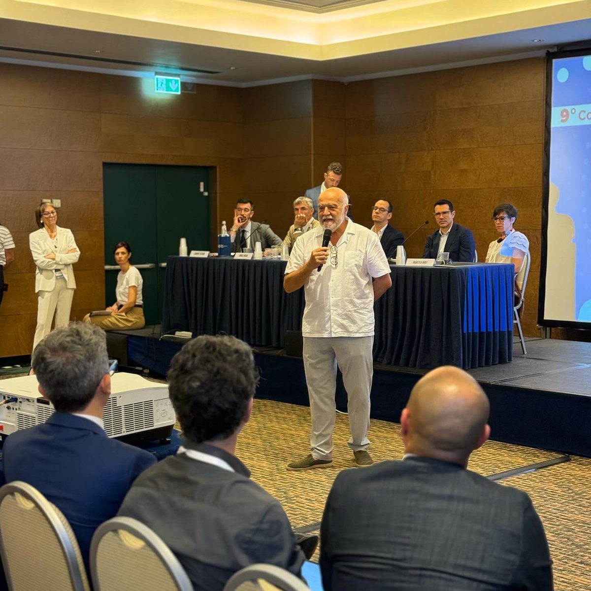 A sorpresa, al #CongressoROI2024 è intervenuto Renzo Molinari, figura storica dell’osteopatia internazionale! 

#osteopatia #osteopati