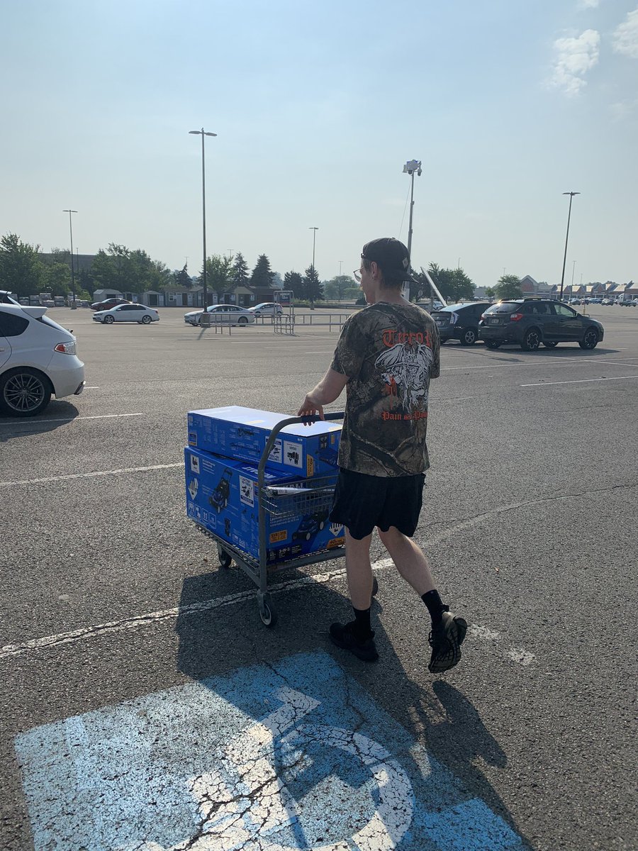 sambinoo's tweet image. One happy dad about to mow tf out of our yard