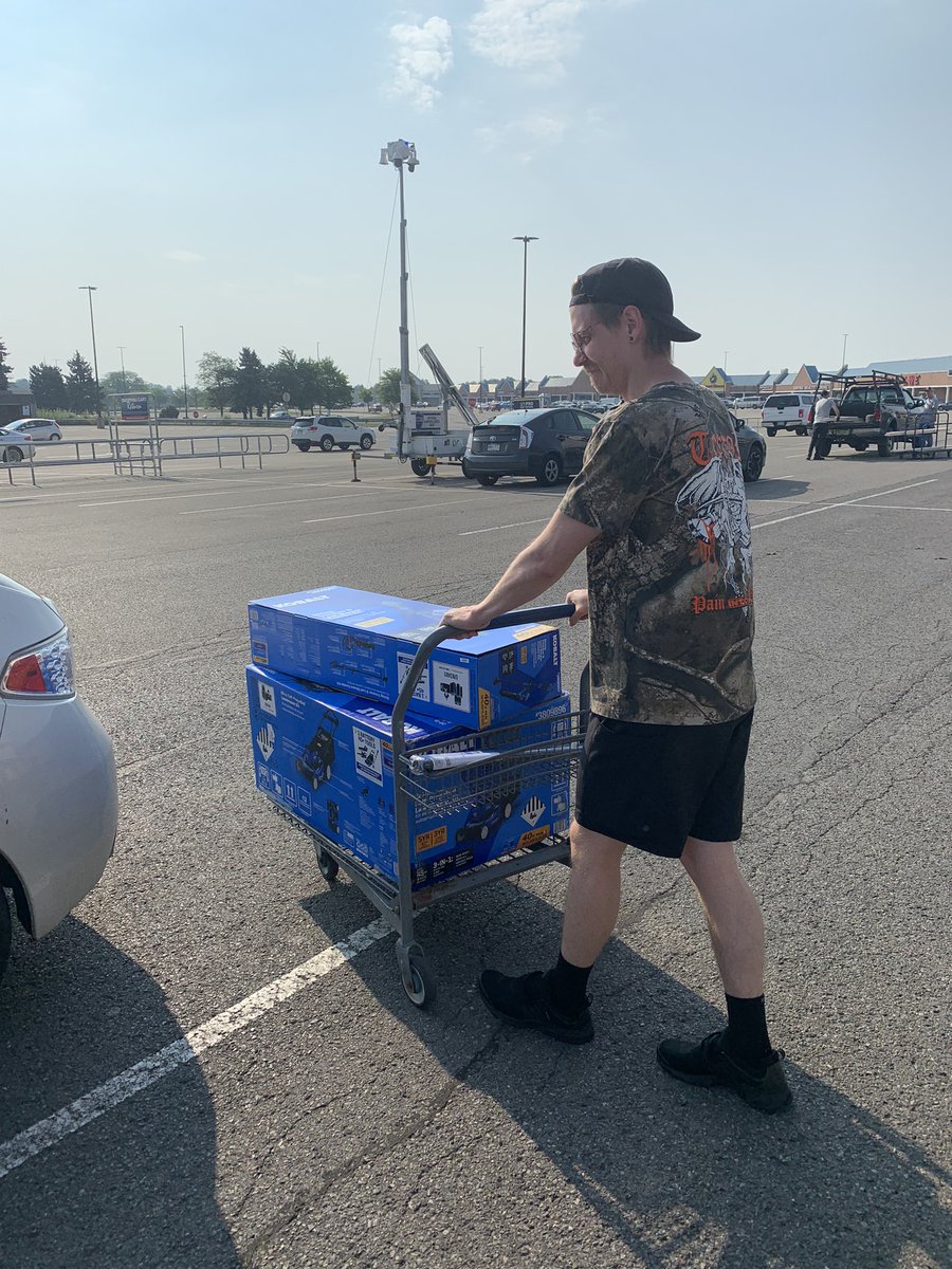 sambinoo's tweet image. One happy dad about to mow tf out of our yard