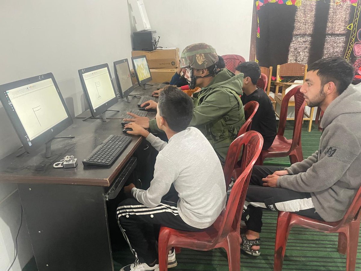 kupwarasentinel's tweet image. #IndianArmy organized a computer literacy campaign at Govt High School, #Kanzalwan, aiming to boost #computerskills and knowledge among local students. This initiative was designed to enhance the digital proficiency of schoolchildren, equipping them with essential computer skills