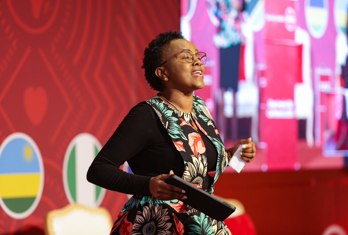 CapitalFMKenya's tweet photo. “We need to build a group of women that can trade across continents.. Starve your distractions and fears, and feed your focus.” - Lydia Karanja, Transactional Banking Director, @AbsaKenya

Absa is here to hear your stories and facilitate women's access to finance.

#AbsaInspireMe #YourStoryMatters