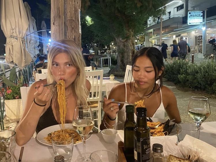 wandervoyage's tweet image. Euro summer 🌠