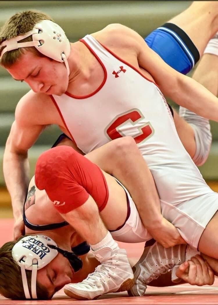 #wrestlingbulge #bulge #bulgingsinglet #tightgear #sportsguys #guysplaying #gearboys