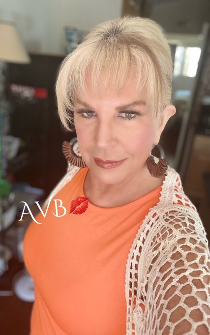 Off to the hair salon in Tampa. https://t.co/hogOf2QfMx<a href="/tag/tampa"class="tags"><span>#tampa</span></a><a href="/tag/sexygranny"class="tags"><span>#sexygranny</span></a><a href="/tag/onlyfanscreator"class="tags"><span>#onlyfanscreator</span></a><a href="/tag/gilfgoddess"class="tags"><span>#gilfgoddess</span></a>