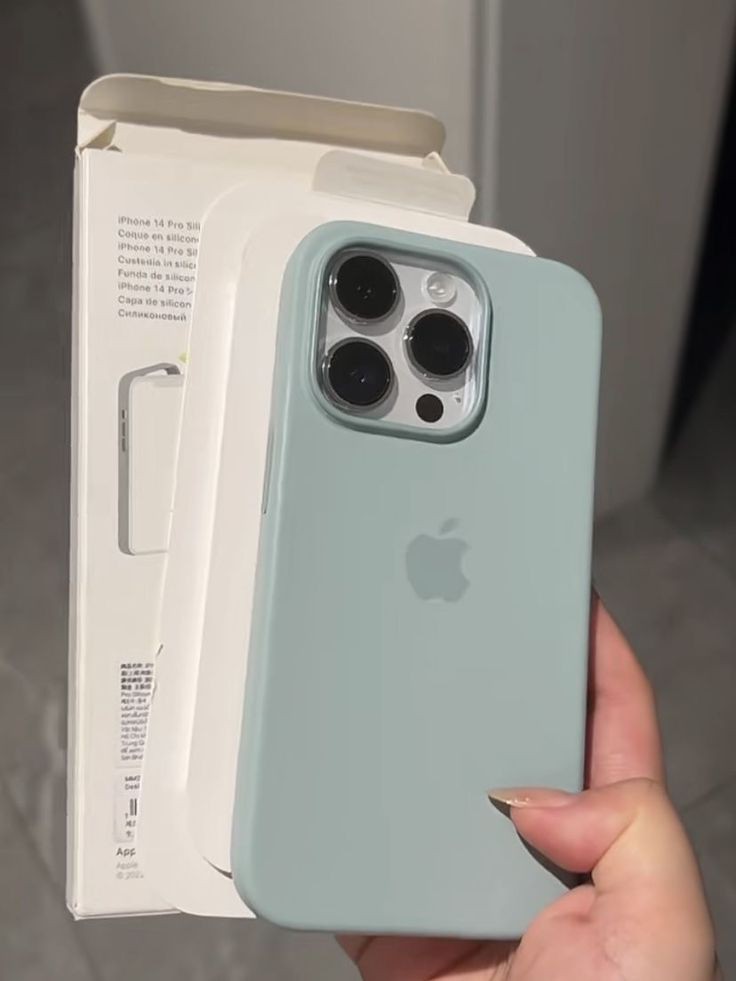 zalyazahari's tweet photo. Iphone users nak handphone tak cepat rosak bukan tempered glass je penting. Casing pun penting yaa ✨

Here antara brand safety case yang korang boleh guna --- https://t.co/GJtsbzyEv2