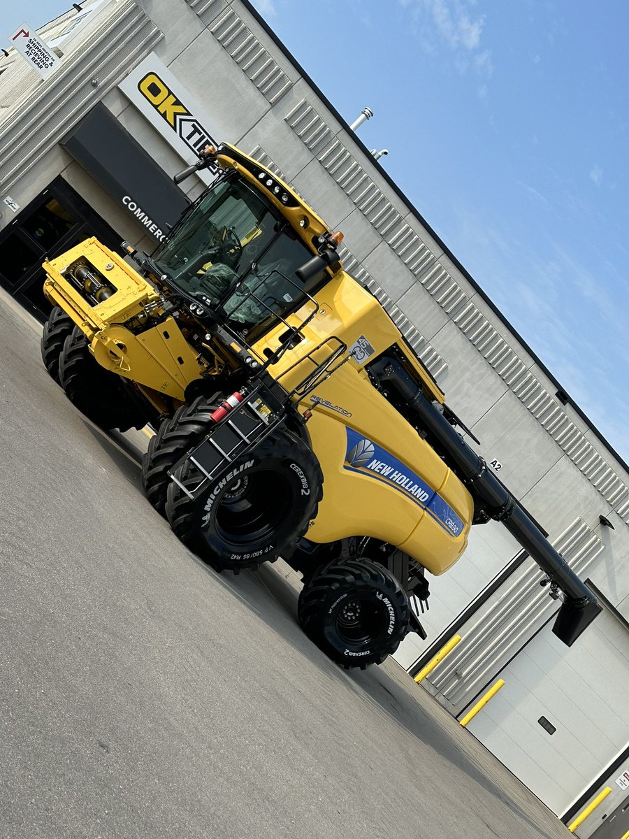 Ericoktire2004's tweet image. Someone said dress me up so we did ! Blackwheelsmatter#NHCR 890 
Oktireelmira #MichelinAg#