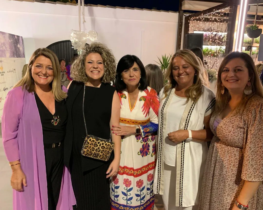 Desde <a href="/AmetJaen/">Amet Jaén</a> se pone en marcha la primera edición de una gala en la que se premia y reconoce la labor y trayectoria de mujeres empresarias, emprendedoras, valientes y con coraje.
Desde <a href="/IgualdadAND/">Inclusión Social, Juventud, Familias e Igualdad</a> #Jaén  apostaremos siempre x iniciativas que pongan en valor el talento mujer.