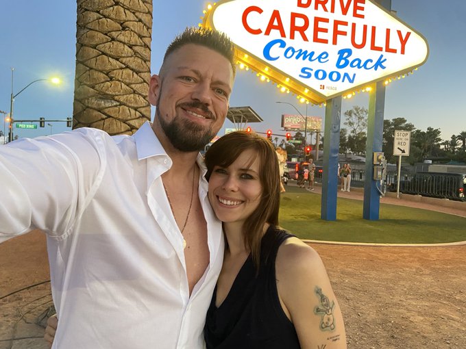 We filmed Neon Nights at The Bellagio last night and hung out at Town Square. https://t.co/50SyyMiQS<a href="/tag/lovepinkgirlsgiveaway"class="tags"><span>#lovepinkgirlsgiveaway</span></a>