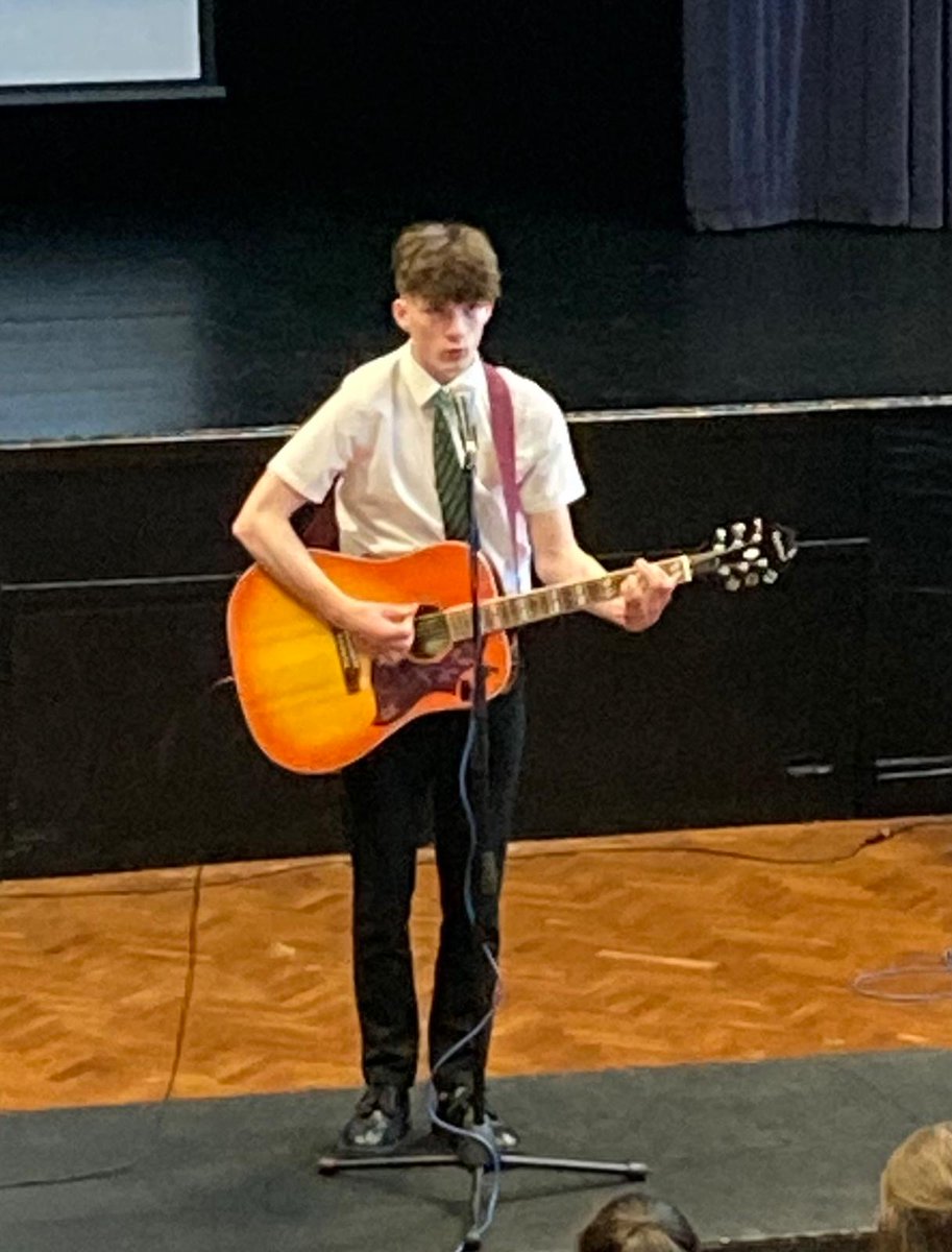 SchoolLongcroft's tweet photo. More from our amazing @SchoolLongcroft Summer Concert! #worldmusicday @ERMusicHub https://t.co/eiufXZMGlC