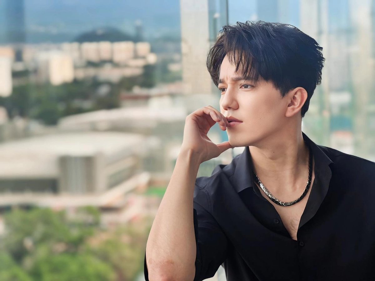 DimashJAPAN_FC's tweet photo. #ディマシュ がステキな写真をまたインスタにアップしてくれてます🤩
見惚れますねぇ😍😍😍

@dimash_official  #Dimash #ディマシュジャパン

Dimash IG👉https://t.co/ykFZVzedRo https://t.co/RyHI6fewbe