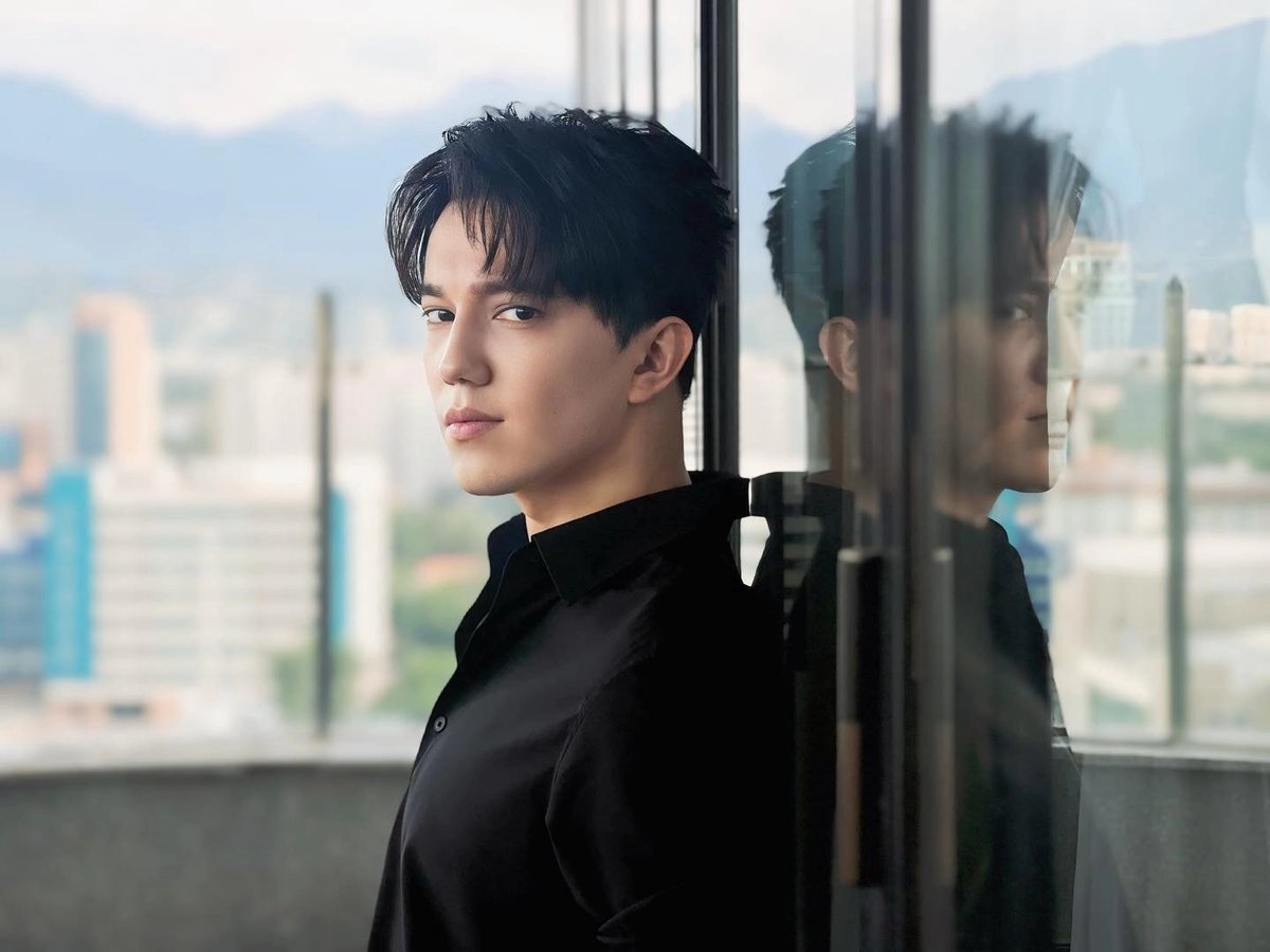 DimashJAPAN_FC's tweet photo. #ディマシュ がステキな写真をまたインスタにアップしてくれてます🤩
見惚れますねぇ😍😍😍

@dimash_official  #Dimash #ディマシュジャパン

Dimash IG👉https://t.co/ykFZVzedRo https://t.co/RyHI6fewbe