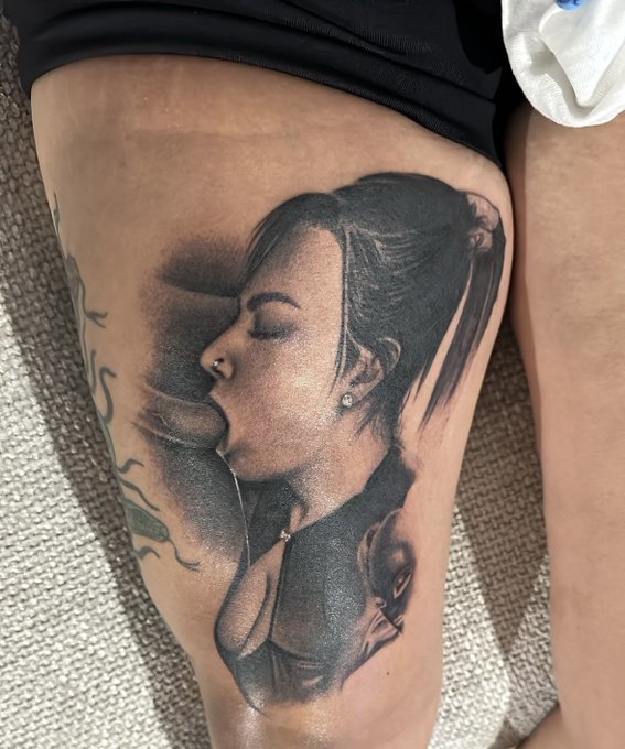 When a fan pays you to get a tattoo of yourself sucking his cock 🤣🤣🤣 https://t.co/p8MxViESAr