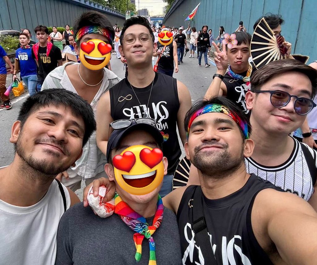 VNCDJM's tweet photo. with other members. charing π
πΈ
@paulofadventure @hrnyyyJax @dantastic199x @favoritekevin @samuelbrillo #LoveLaban2 https://t.co/LBXRQ6U2RM