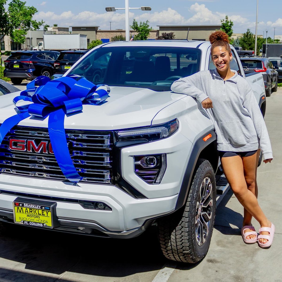 MarkleyMotors's tweet photo. Congratulations to @TheGGGuard athlete, Malaya, on picking out your @GMC Canyon!
 
Markley Motors is so excited to work with our fourth athlete, volleyball player, Malaya. 🏐 It has been so much fun helping our local student athletes this month! 💛💚 https://t.co/6spxZgGn0s