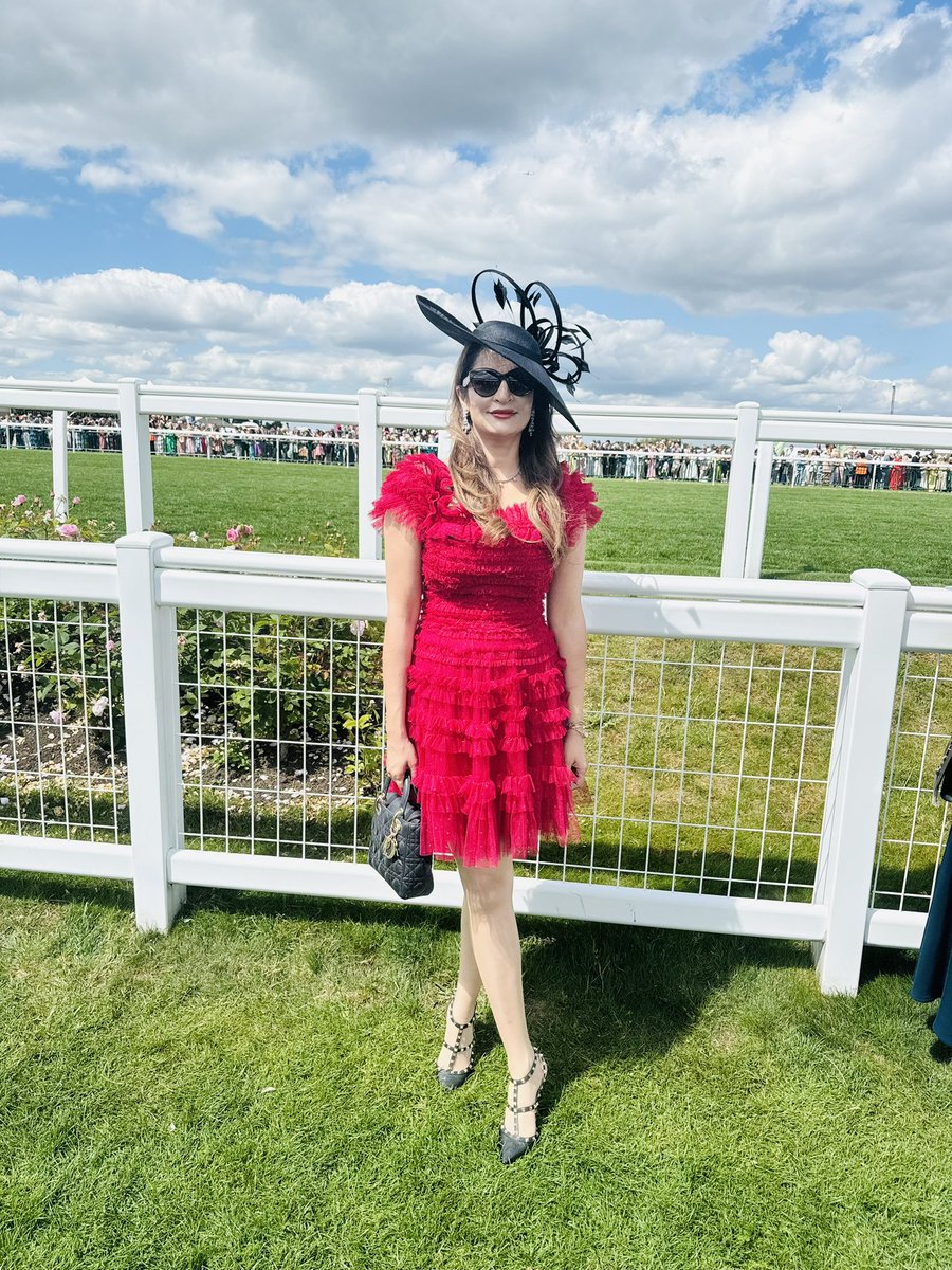 ZahraSh00153113's tweet photo. Pleasure to attend @Ascot to support @DameKellysTrust β€οΈ
Founded by @damekellyholme1, this #charity supports #underrepresentedcommunities, particularly #youthdevelopment, by enabling them to be #mentored by #OlympicChampions π
More info π https://t.co/4tYZ9pAUoE https://t.co/ey2DN1rtkb