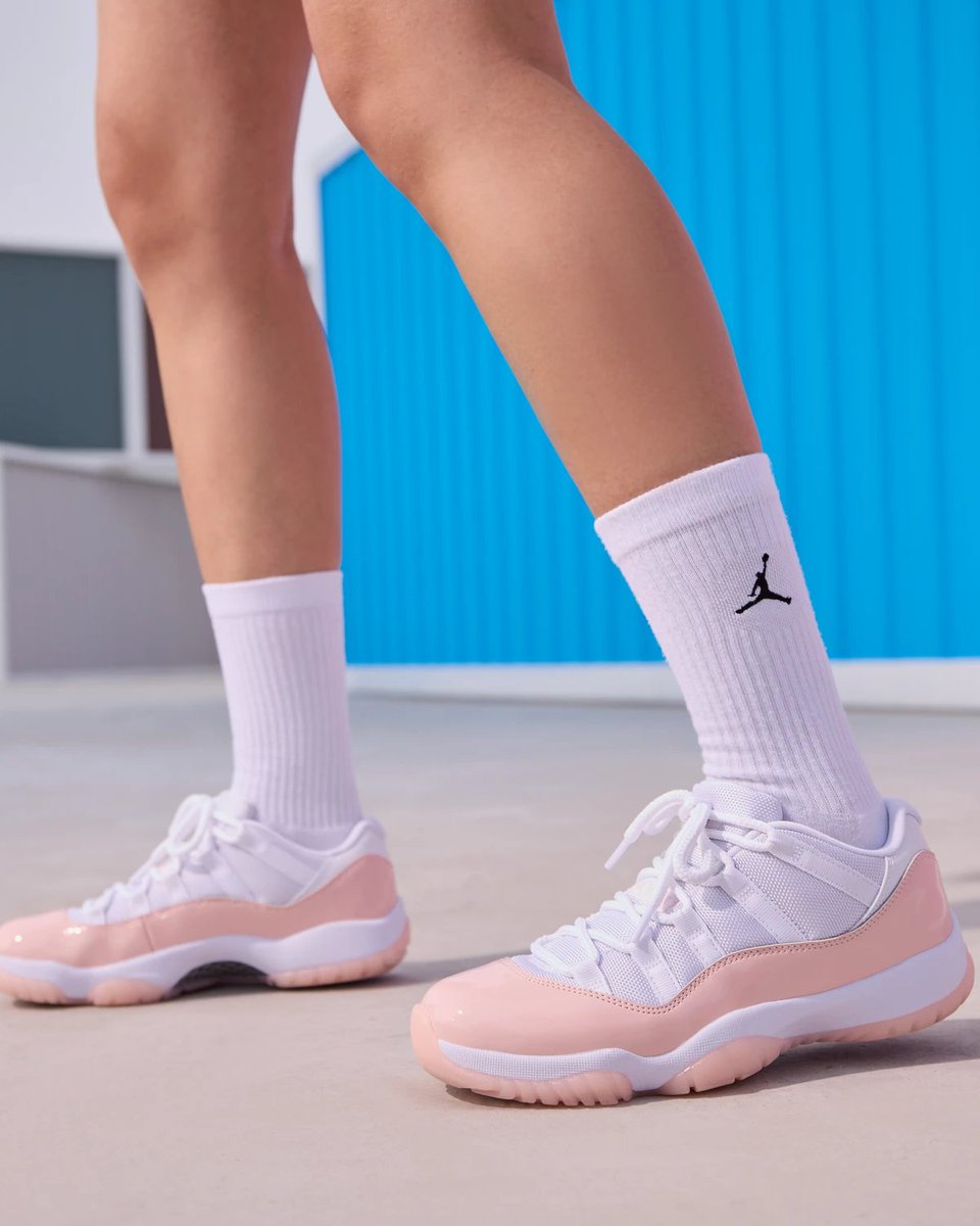 jordan 11 pink sole