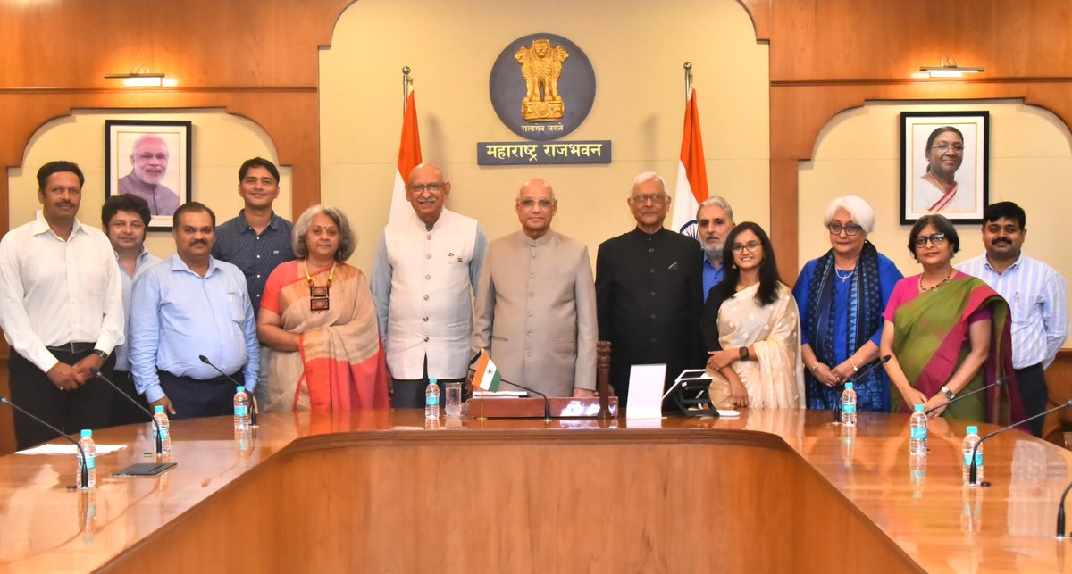 📚 Maharashtra Governor H.E. Sh. Ramesh Bais (<a href="/maha_governor/">Governor of Maharashtra</a>) released 'Gateways to the Sea - Historic Ports and Docks of Mumbai Region' by <a href="/MaritimeMMS/">Maritime Mumbai Museum Society</a> at Raj Bhavan, Mumbai on 22 June (today). The book has been published by <a href="/DPD_India/">Publications Division</a>, Govt of India.