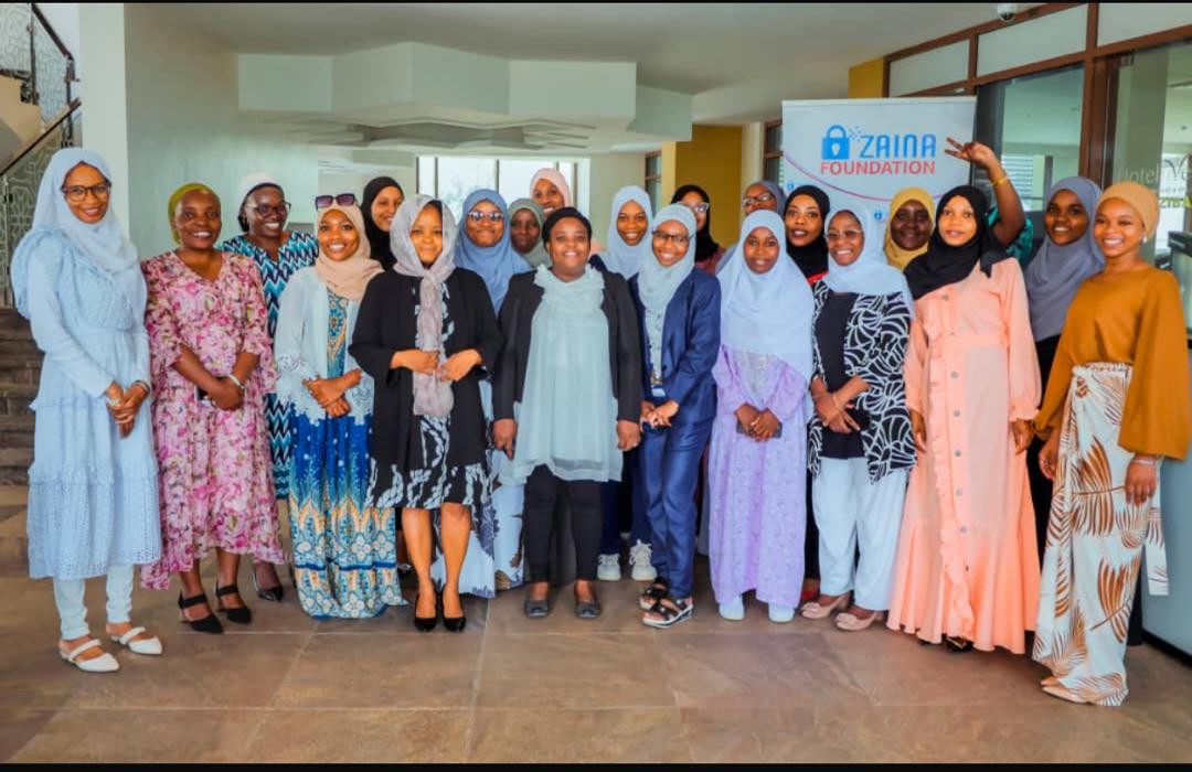 Taasisi ya Zaina Foundation imekamilisha mafunzo/warsha mjini Unguja-Zanzibar kwa kujadili mada ya "Promoting Digital Rights in a Challenging Environment." Warsha hii imewaleta pamoja washiriki kutoka sekta mbalimbali ili kuimarisha uelewa na utetezi wa haki za kidigitali.