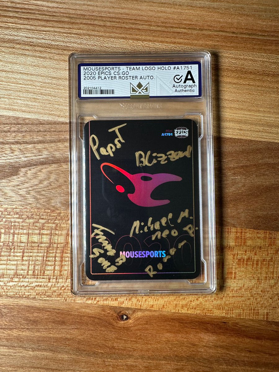 ModMyMachine's tweet photo. Some @mousesports sigs on @KolexGG cards need to be preserved by @crowngrading https://t.co/dtUVOtYk1u