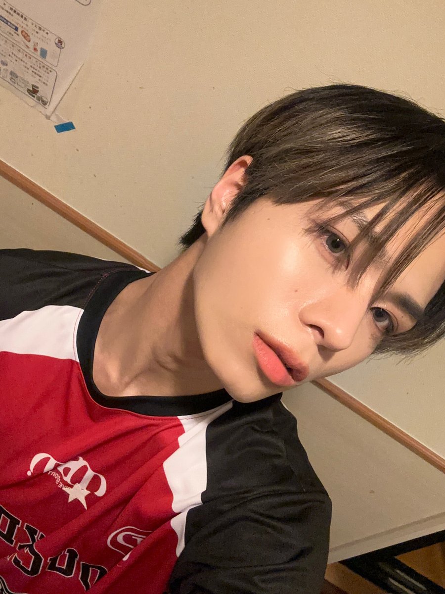 ELASTofficial's tweet photo. 근접샷📱

#ELAST #엘라스트 #エラスト
#YEJUN #예준 #イェジュン https://t.co/pZ6zjVRQeT
