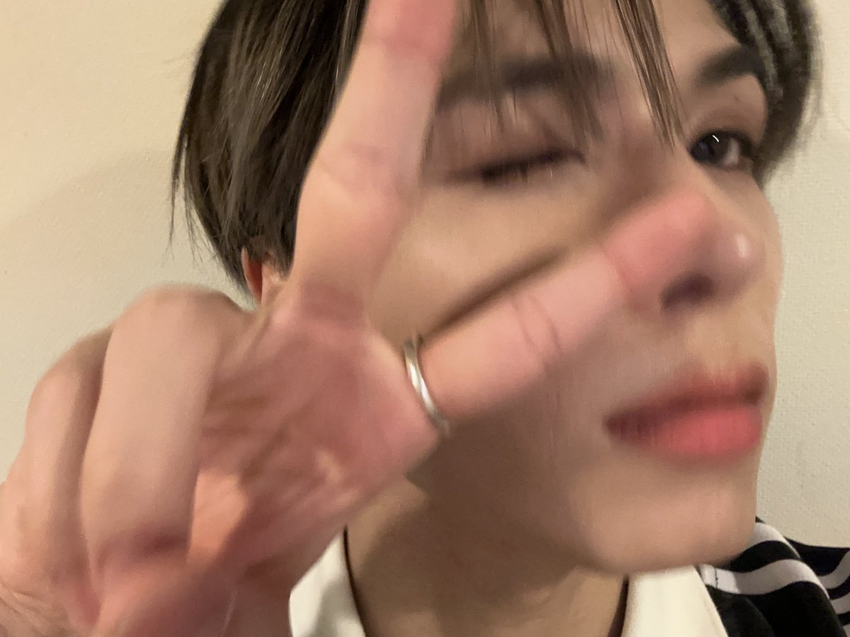 ELASTofficial's tweet photo. 근접샷📱

#ELAST #엘라스트 #エラスト
#YEJUN #예준 #イェジュン https://t.co/pZ6zjVRQeT