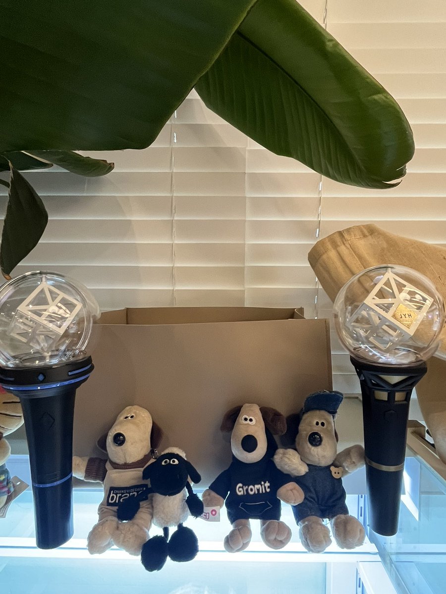 ekdls4193's tweet photo. 2일차도 야무지게 다녀온 고무…✨
처음 볼 단 몰랐던 감정들이 차올랐던 좋은 경험을 했습니다🥲 책상 위 적혀있던 메모들이 가장 인상깊어서 계속 보다가 아쉽게 떠나갔어요 🥲 다시한번 좋은 카페 열어주셔서 감사합미다 ♥️✨♥️

#Here622
#용화는_기억해_넌_잘하고_있어

@Here622 https://t.co/70gElEC3ud