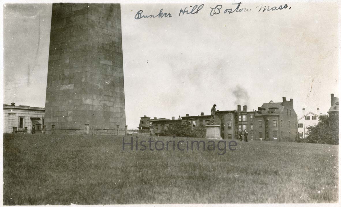 Historicimage's tweet photo. 1917 Sailors from the USS St. Louis visit Bunker Hill, Charlestown, Massachusetts. #historicimage, #Charlestown @BostonMaggie (thought you'd like this one) https://t.co/YMLwgM37vW