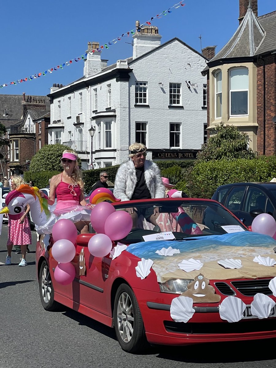 MortgageSusanne's tweet photo. Our local club day in #Lytham#lancashire and our very own Lytham Dippers supporting #fyldecoastagainstsewage   Such an important issue right now,it will take time to reverse the damage but we can with the right rules and governing #poo #lotsofpoo #nopoo ⁦@Feargal_Sharkey⁩ https://t.co/lh07IA432T