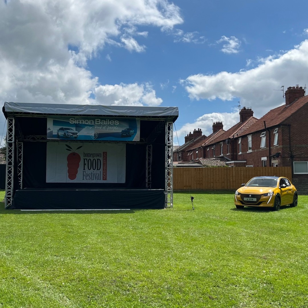 What are your Sunday plans? 

Don't forget Homegrown Food Fest 🥕 
Sunday 23rd June
10am - 5pm. 
Location: Applegarth Car Park, Northallerton

All full day of live entertainment, chef demos, including kids kitchen, activities and food stalls. 

 #HomegrownFoodFest #Northallerton
